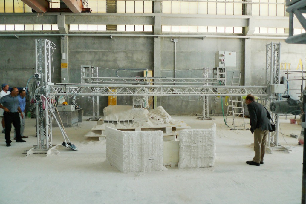 ESA og arkitektfirmaet Foster + Partners tester 3D-printer-konseptet. Les mer her. Foto: ESA/Foster + Partners (klikk for større versjon)