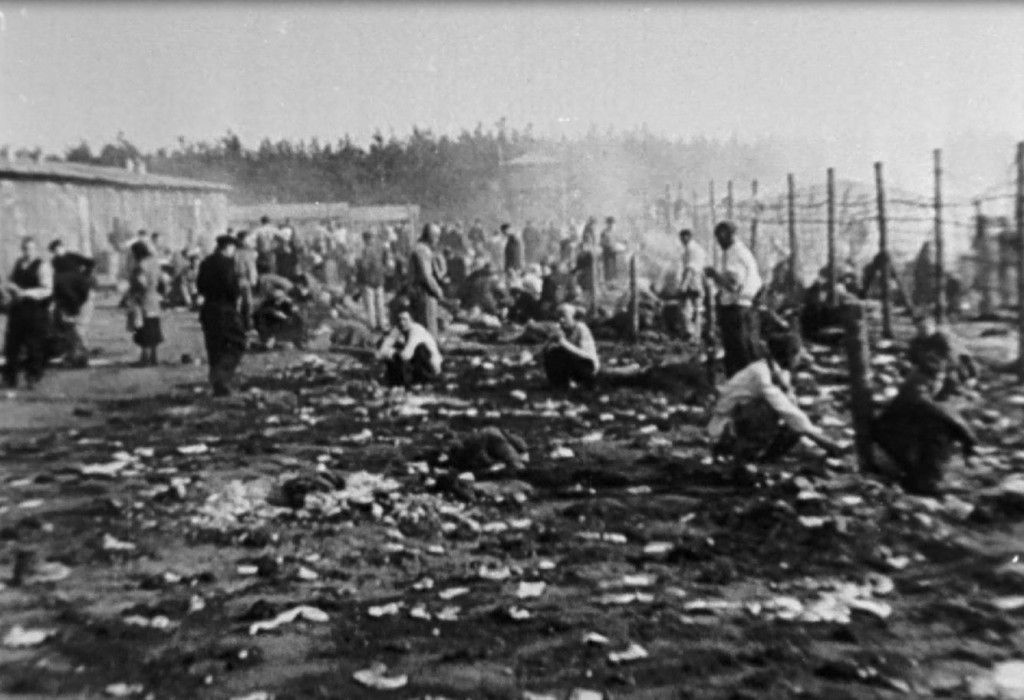 Slik så konsentrasjonsleiren Bergen-Belsen ut da allierte soldater frigjorde den i april, 1945. Her døde Anne Frank bare noen uker tidligere.