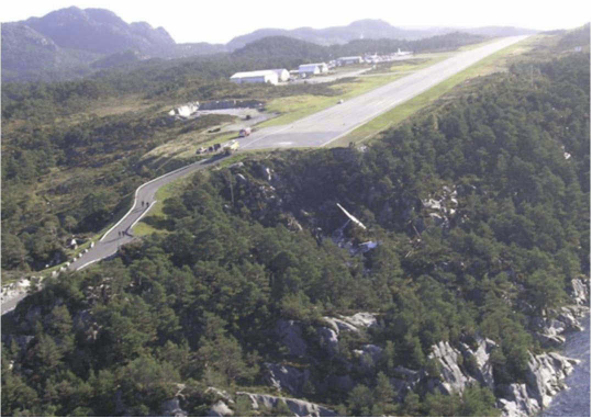 Flyet etter ulykken. Foto: Statens havarikommisjon via Wikimedia Commons, offentlig eiendom.